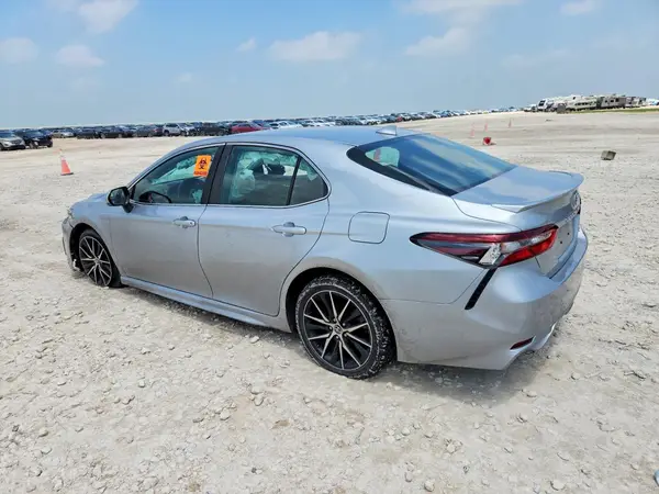 4T1G11AK7NU004401 2022 TOYOTA CAMRY - Image 2