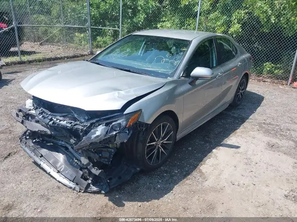 4T1G11AK7NU011090 2022 TOYOTA CAMRY - Image 2