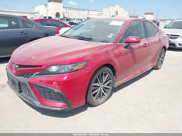 4T1G11AK7NU011235 2022 TOYOTA CAMRY - Image 2