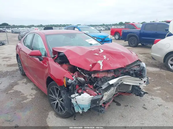 4T1G11AK7NU032988 2022 TOYOTA CAMRY - Image 1