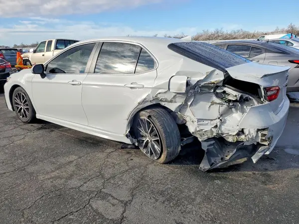 4T1G11AK7NU035017 2022 TOYOTA CAMRY - Image 2