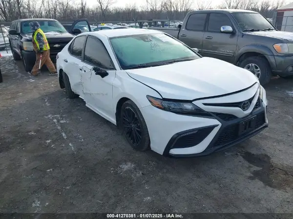 4T1G11AK7NU035311 2022 TOYOTA CAMRY - Image 1