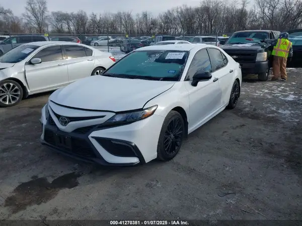 4T1G11AK7NU035311 2022 TOYOTA CAMRY - Image 2