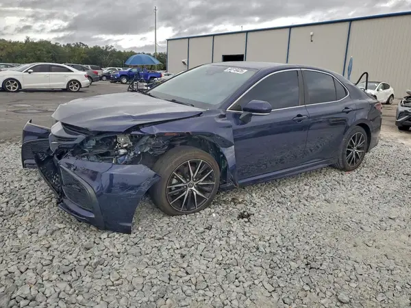 4T1G11AK7NU038208 2022 TOYOTA CAMRY - Image 1