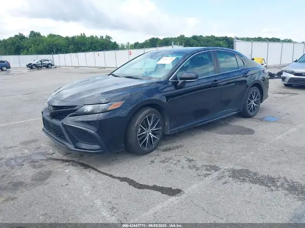 4T1G11AK7NU039018 2022 TOYOTA CAMRY - Image 2