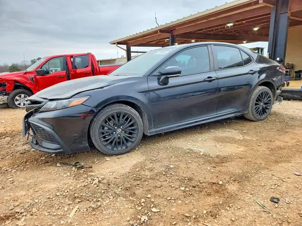 4T1G11AK7NU039102 2022 TOYOTA CAMRY - Image 1
