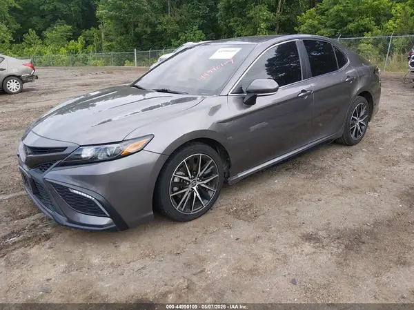4T1G11AK7NU042596 2022 TOYOTA CAMRY - Image 2