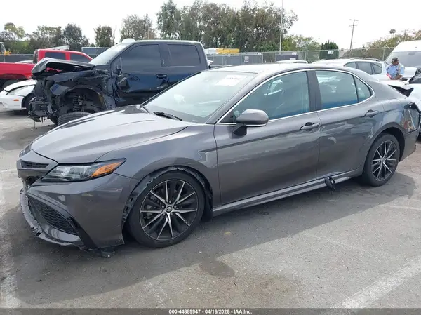 4T1G11AK7NU047040 2022 TOYOTA CAMRY - Image 2