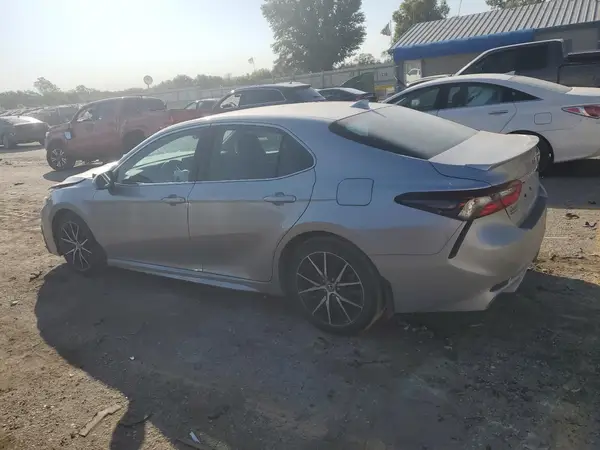 4T1G11AK7NU047863 2022 TOYOTA CAMRY - Image 2