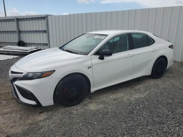 4T1G11AK7NU048835 2022 TOYOTA CAMRY - Image 1