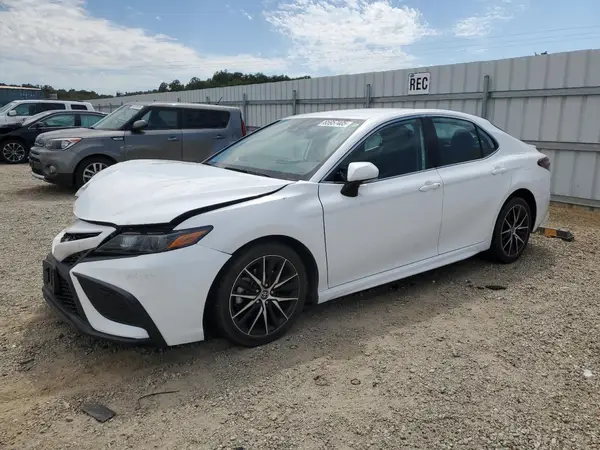 4T1G11AK7NU051749 2022 TOYOTA CAMRY - Image 1
