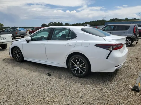 4T1G11AK7NU051749 2022 TOYOTA CAMRY - Image 2
