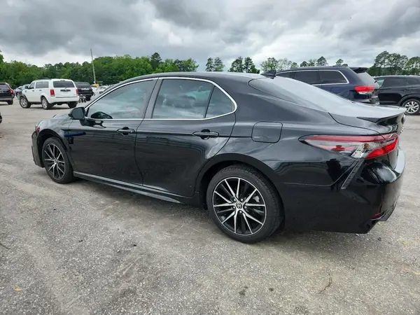 4T1G11AK7NU053470 2022 TOYOTA CAMRY - Image 2