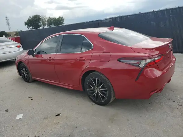 4T1G11AK7NU058569 2022 TOYOTA CAMRY - Image 2