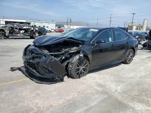 4T1G11AK7NU063044 2022 TOYOTA CAMRY - Image 1