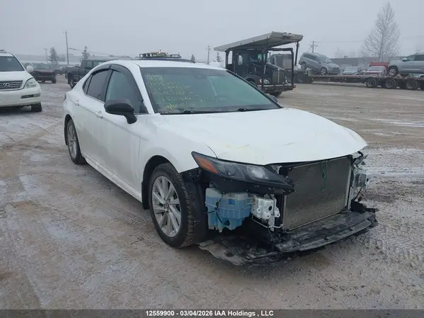 4T1G11AK7NU063738 2022 TOYOTA CAMRY - Image 1