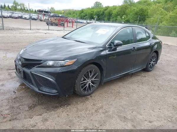 4T1G11AK7NU065411 2022 TOYOTA CAMRY - Image 2