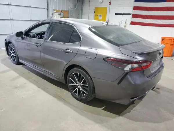 4T1G11AK7NU067031 2022 TOYOTA CAMRY - Image 2