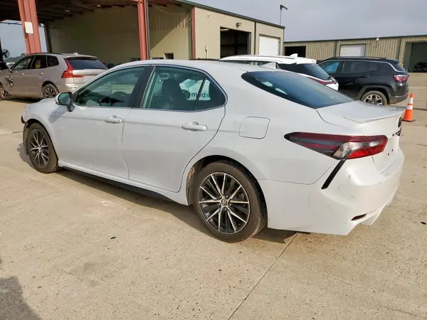 4T1G11AK7NU067966 2022 TOYOTA CAMRY - Image 2