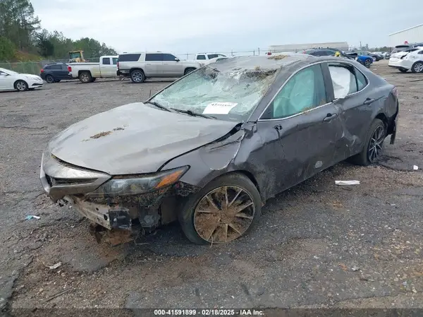 4T1G11AK7NU619448 2022 TOYOTA CAMRY - Image 2