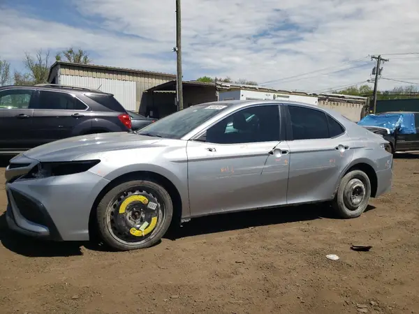 4T1G11AK7NU623662 2022 TOYOTA CAMRY - Image 1