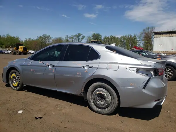 4T1G11AK7NU623662 2022 TOYOTA CAMRY - Image 2