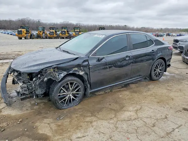 4T1G11AK7NU626321 2022 TOYOTA CAMRY - Image 1