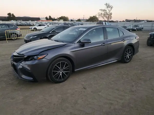 4T1G11AK7NU626836 2022 TOYOTA CAMRY - Image 1