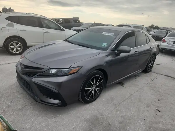 4T1G11AK7NU627405 2022 TOYOTA CAMRY - Image 1