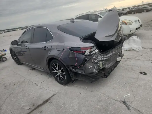 4T1G11AK7NU627405 2022 TOYOTA CAMRY - Image 2