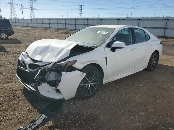 4T1G11AK7NU628361 2022 TOYOTA CAMRY - Image 1