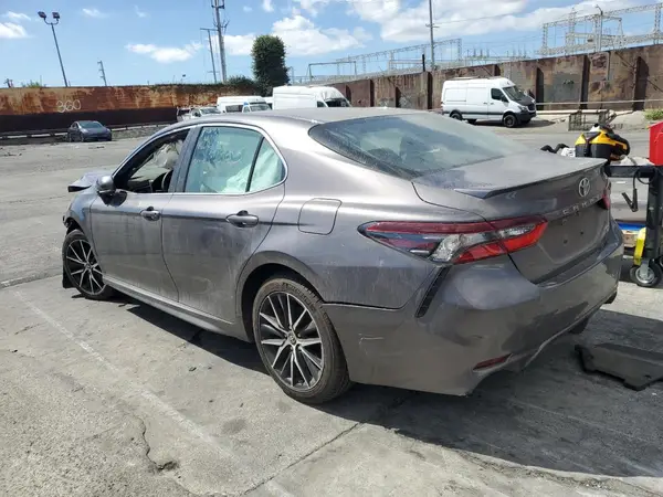 4T1G11AK7NU630451 2022 TOYOTA CAMRY - Image 2