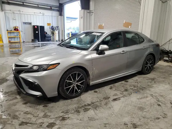 4T1G11AK7NU631440 2022 TOYOTA CAMRY - Image 1