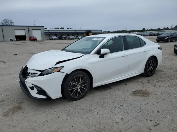 4T1G11AK7NU632426 2022 TOYOTA CAMRY - Image 1