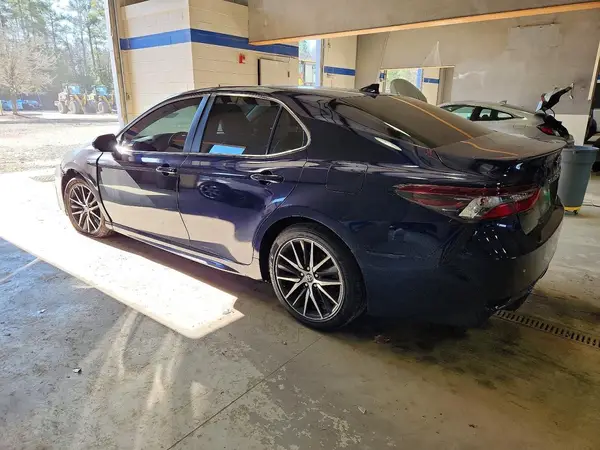 4T1G11AK7NU635374 2022 TOYOTA CAMRY - Image 2