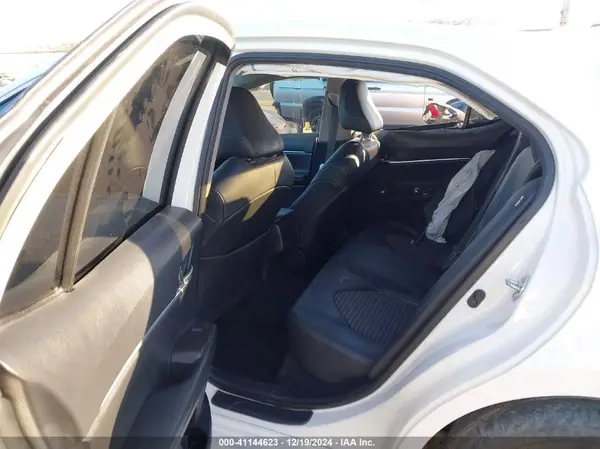 4T1G11AK7NU636489 2022 TOYOTA CAMRY - Image 8