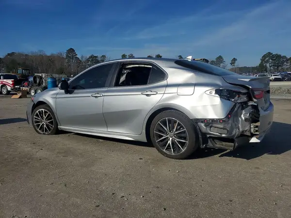 4T1G11AK7NU643314 2022 TOYOTA CAMRY - Image 2