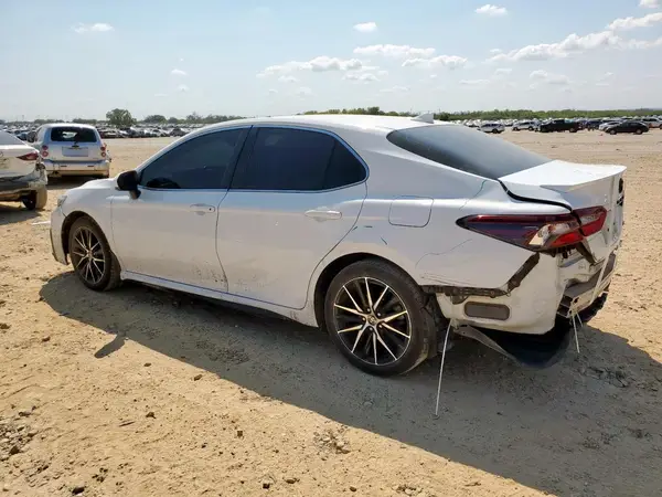4T1G11AK7NU651736 2022 TOYOTA CAMRY - Image 2