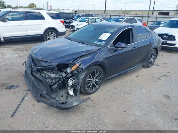 4T1G11AK7NU654930 2022 TOYOTA CAMRY - Image 2