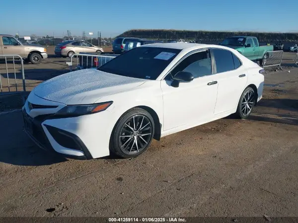 4T1G11AK7NU656127 2022 TOYOTA CAMRY - Image 2