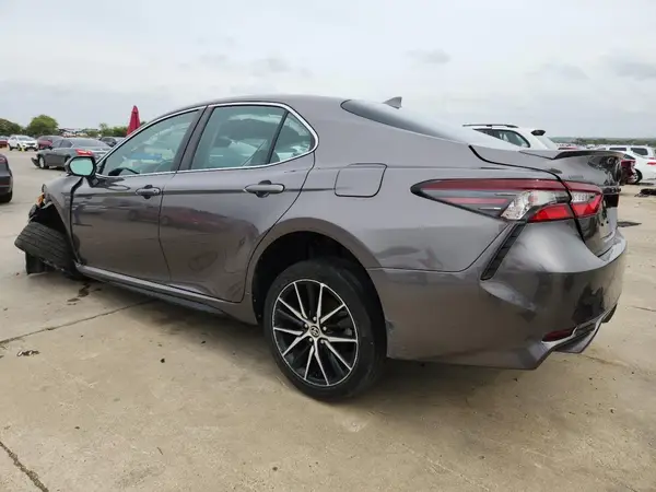 4T1G11AK7NU657178 2022 TOYOTA CAMRY - Image 2