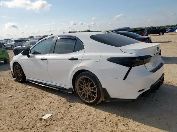 4T1G11AK7NU658377 2022 TOYOTA CAMRY - Image 2