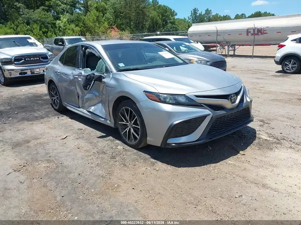4T1G11AK7NU658461 2022 TOYOTA CAMRY - Image 1