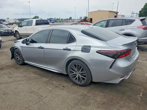 4T1G11AK7NU658525 2022 TOYOTA CAMRY - Image 2