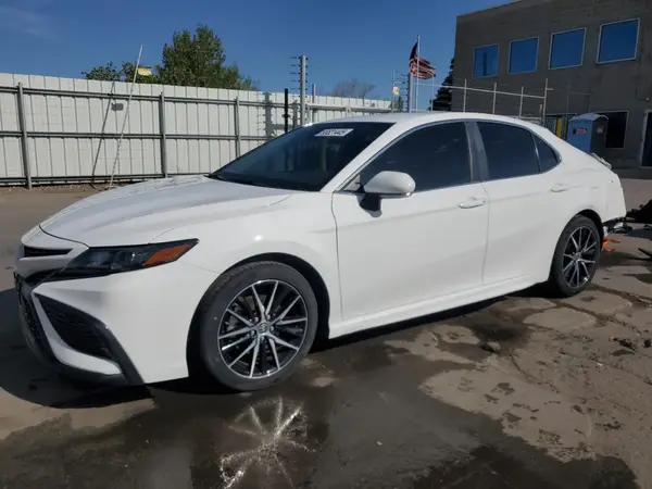 4T1G11AK7NU659691 2022 TOYOTA CAMRY - Image 1