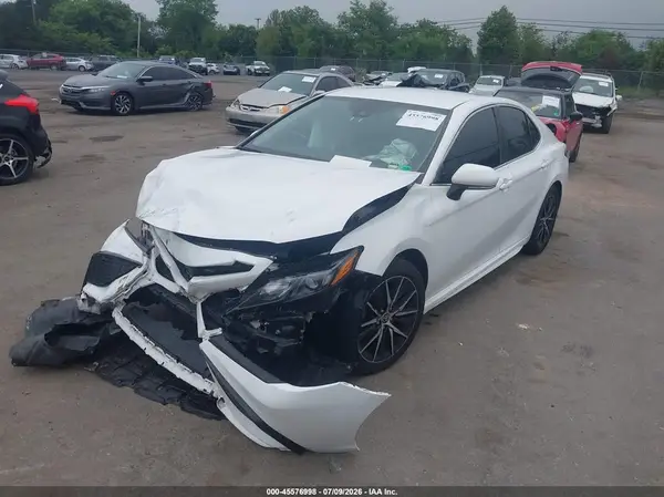 4T1G11AK7NU660842 2022 TOYOTA CAMRY - Image 2