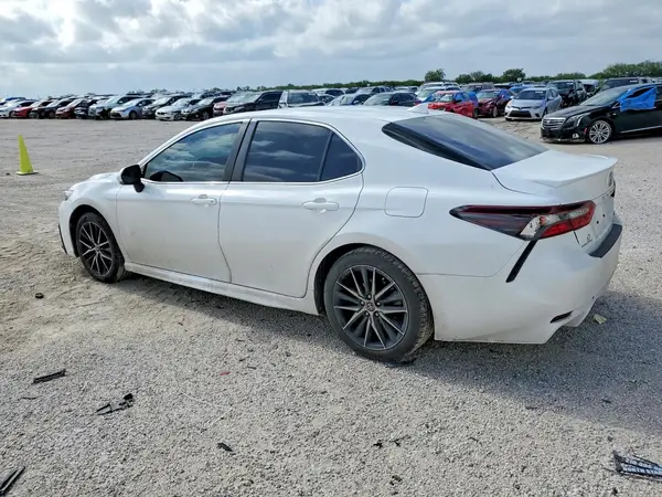 4T1G11AK7NU662459 2022 TOYOTA CAMRY - Image 2