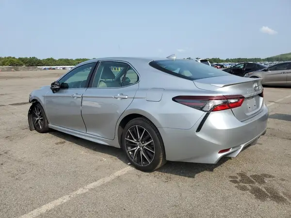 4T1G11AK7NU663787 2022 TOYOTA CAMRY - Image 2