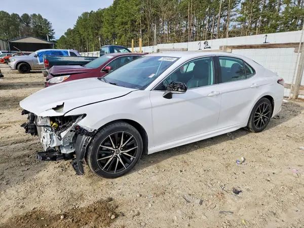 4T1G11AK7NU664731 2022 TOYOTA CAMRY - Image 1