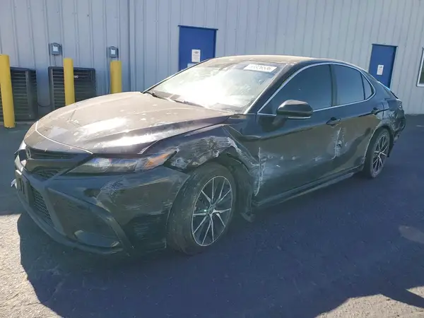 4T1G11AK7NU668911 2022 TOYOTA CAMRY - Image 1